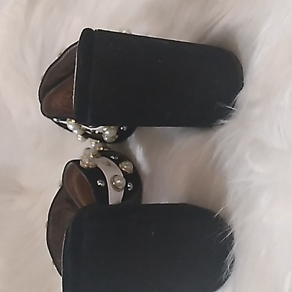 Steve Madden 8.5 Nubuck Pearl & Gold Accent Slip Ons - Picture 5 of 5
